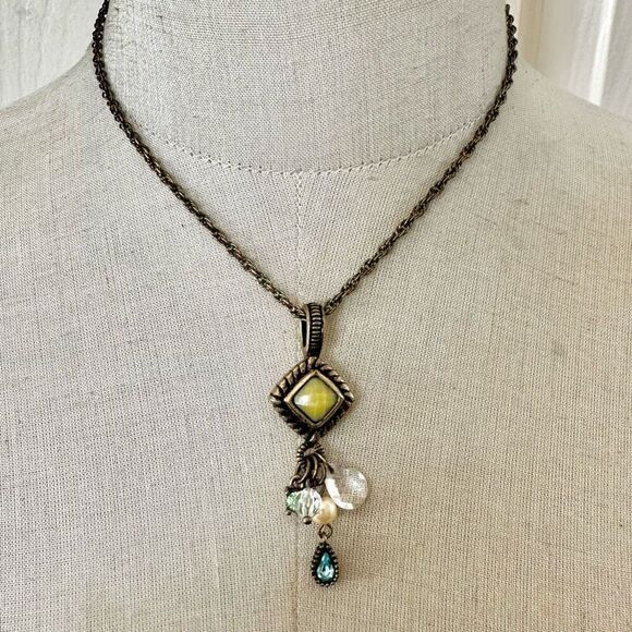 Lia Sophia charm pendant necklace - Picture 1 of 9